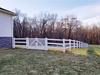 <b>3 Rail Vinyl Ranch Rail with Double Gate</b>